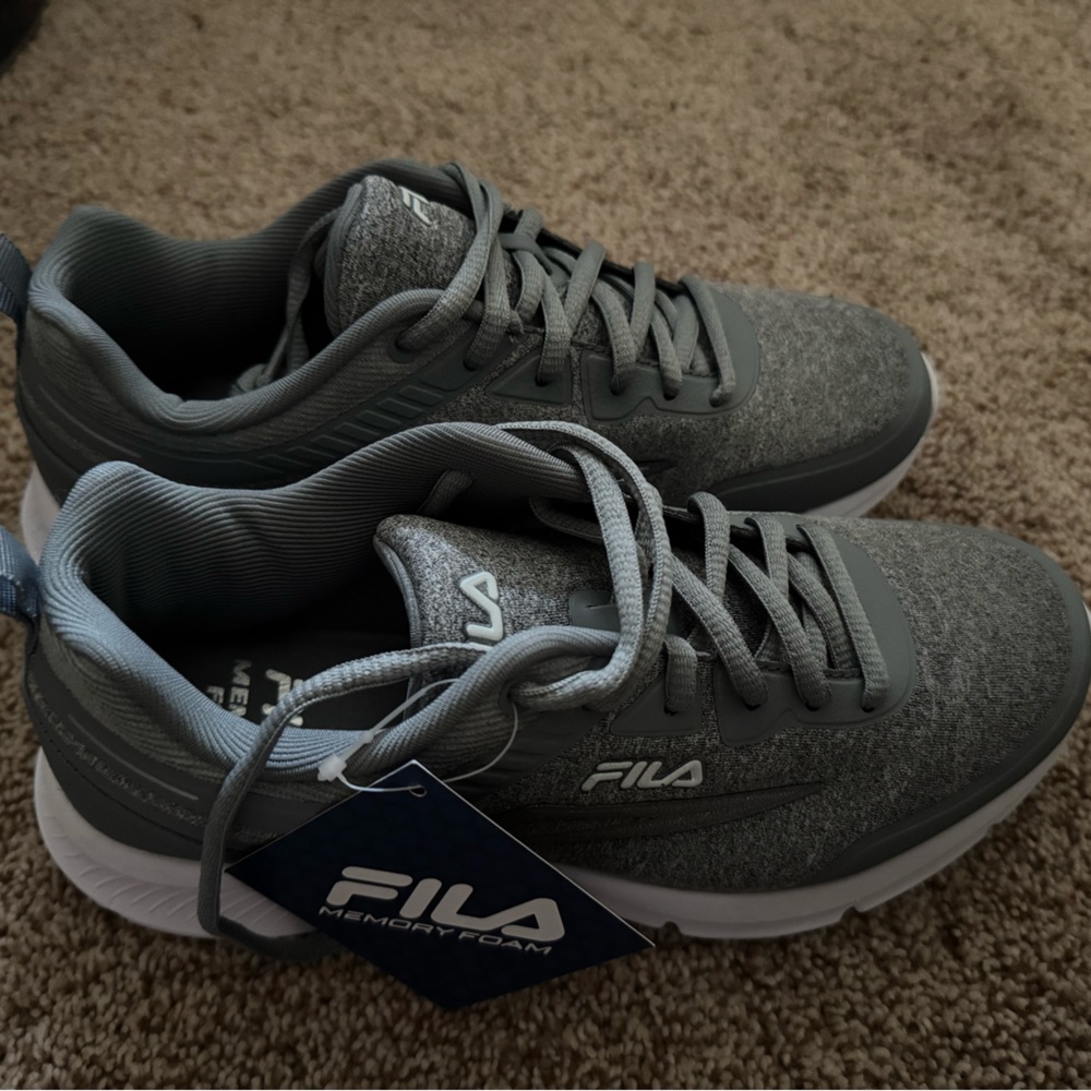 Fila - Memory Speedchaser 4 - Women’s size 6